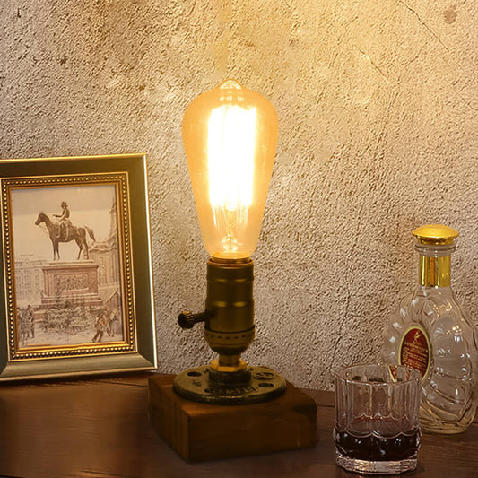 Coralie – Retro Tischlampe aus Eisen