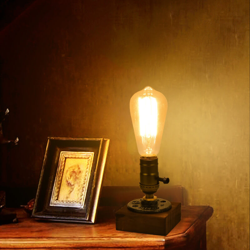 Coralie – Retro Tischlampe aus Eisen