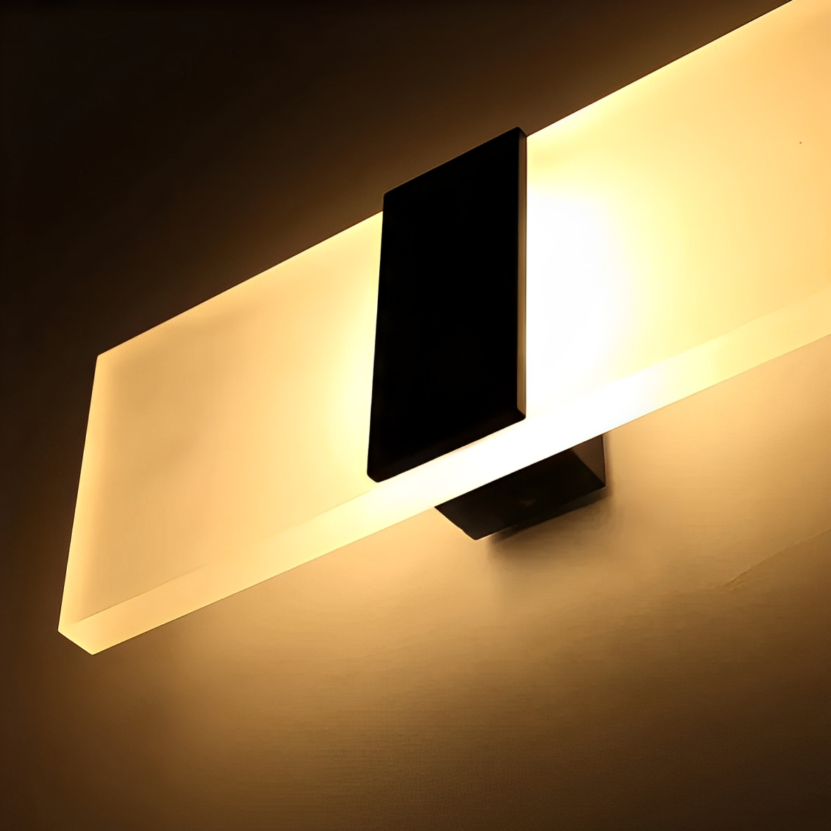 Darren - Wandleuchte mit Bewegungssensor: Elegantes Design mit moderner Funktion