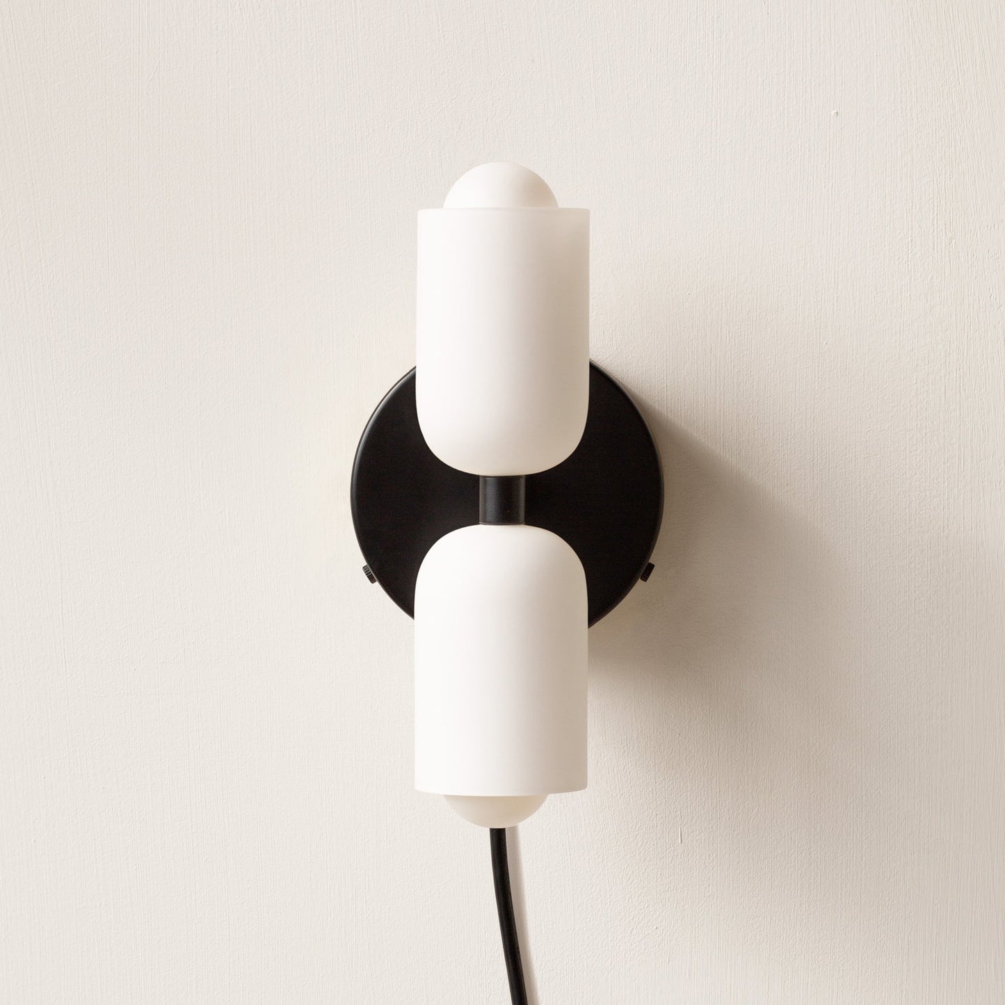 Elodie – Moderne Cremefarbene Doppelkopf-Wandlampe
