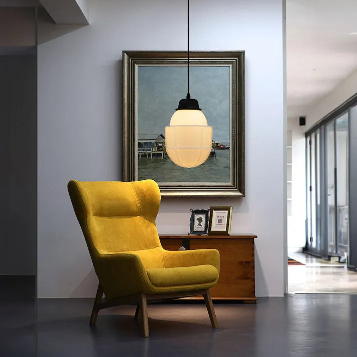 Liv – Alte weiße Glaslampe mit geometrischem Design