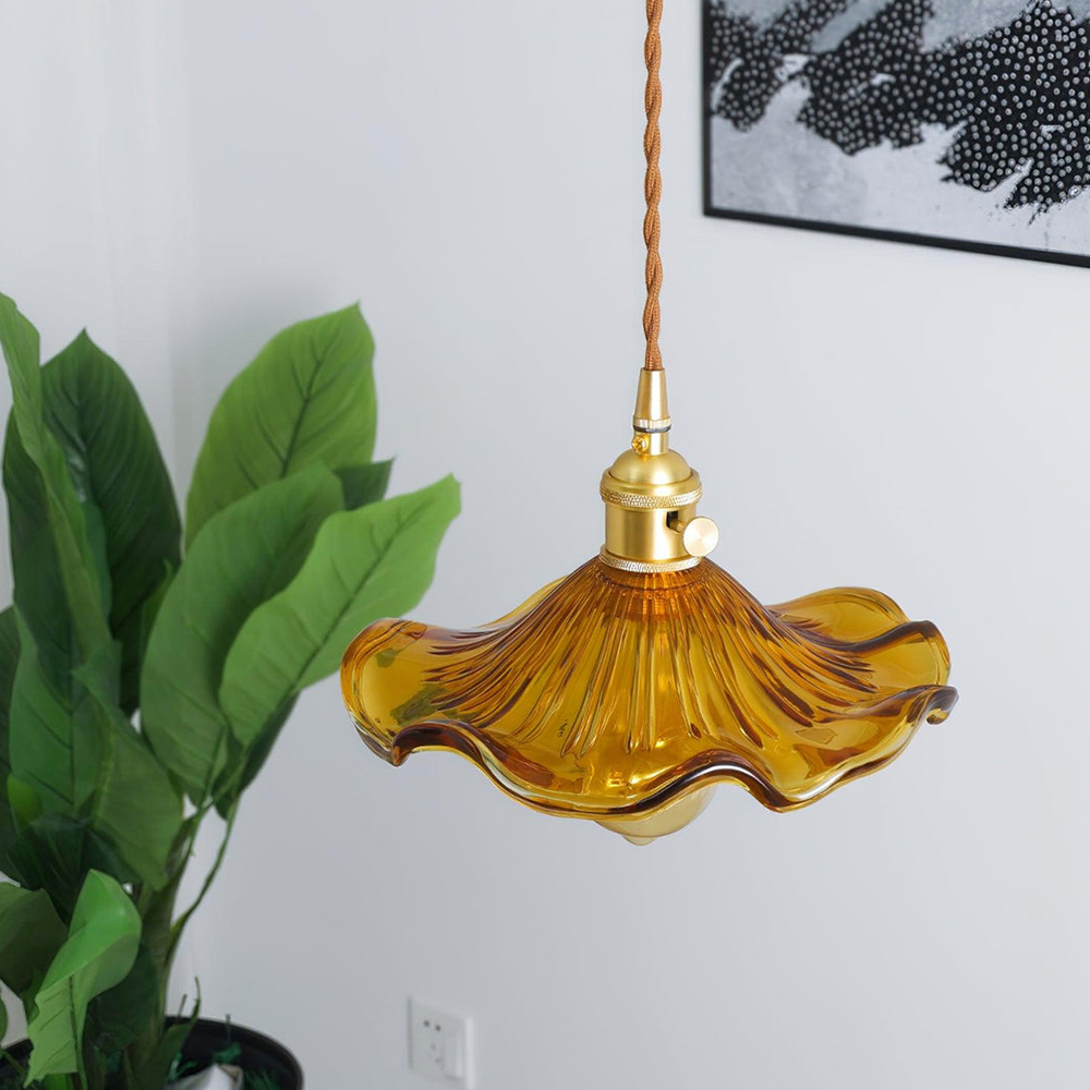 HibiLight – Exotische Blütenlampe mit Hibiskus-Motiv