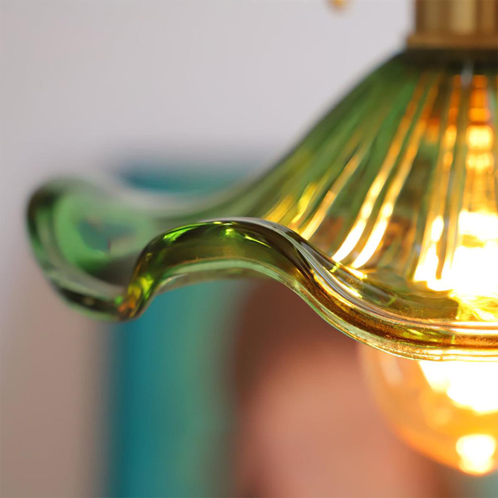 HibiLight – Exotische Blütenlampe mit Hibiskus-Motiv