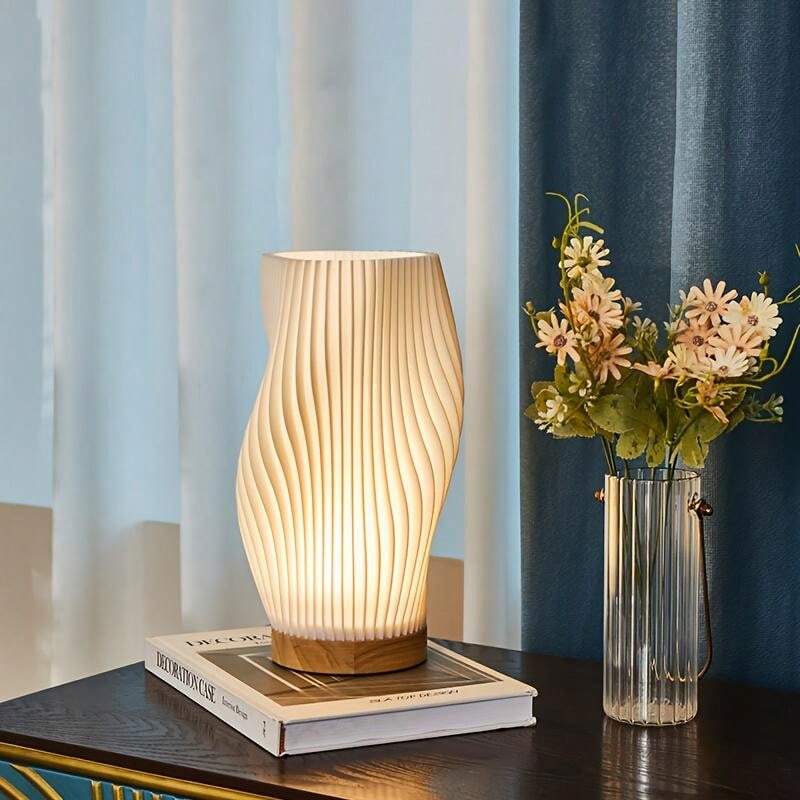 Nerea – Moderne Wavecrest Tischlampe