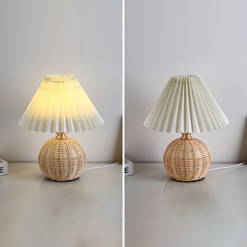 Elodia – Gefaltete Nachttischlampe
