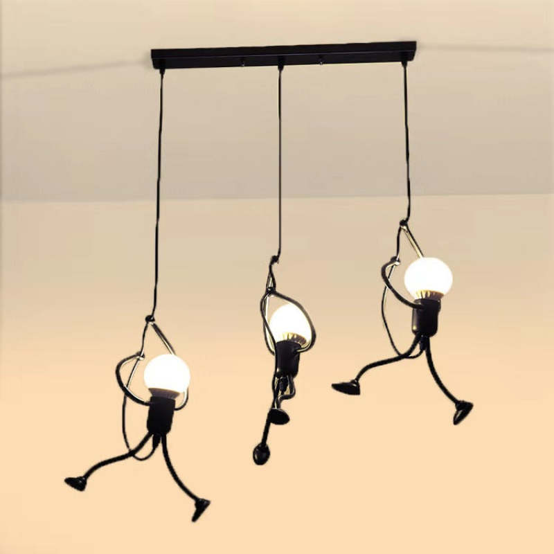 RoboRust – Robuste Retro-Lampe im Eisenmann-Design