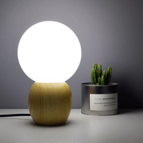 Selina – Kreative Glas-Kugel Tischlampe