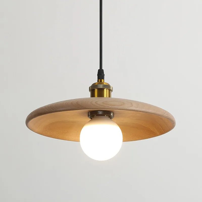 Elha – Tischlampe aus Massivholz und Eisen