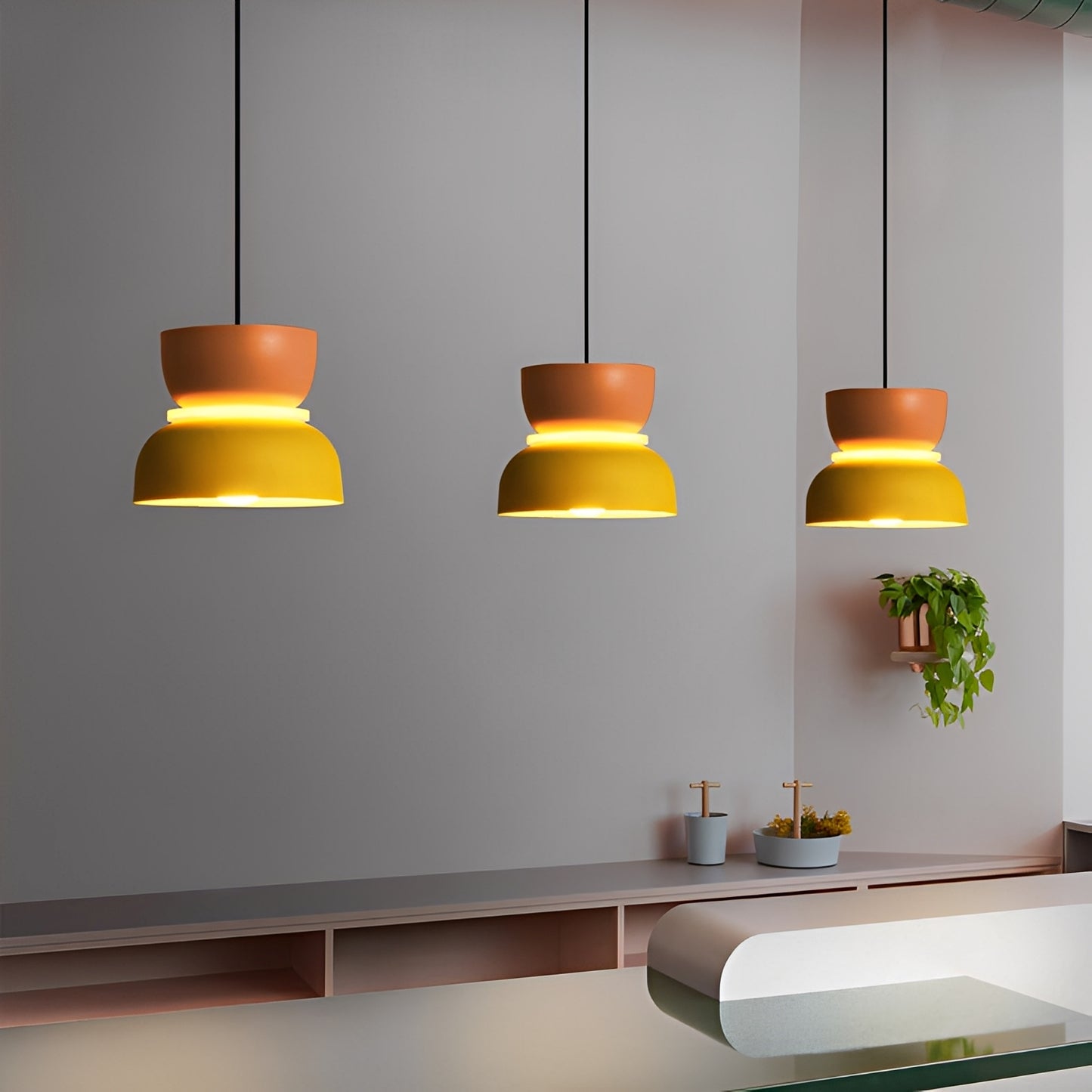 Vera – Schlichte und elegante Drei-Lichter Lampe
