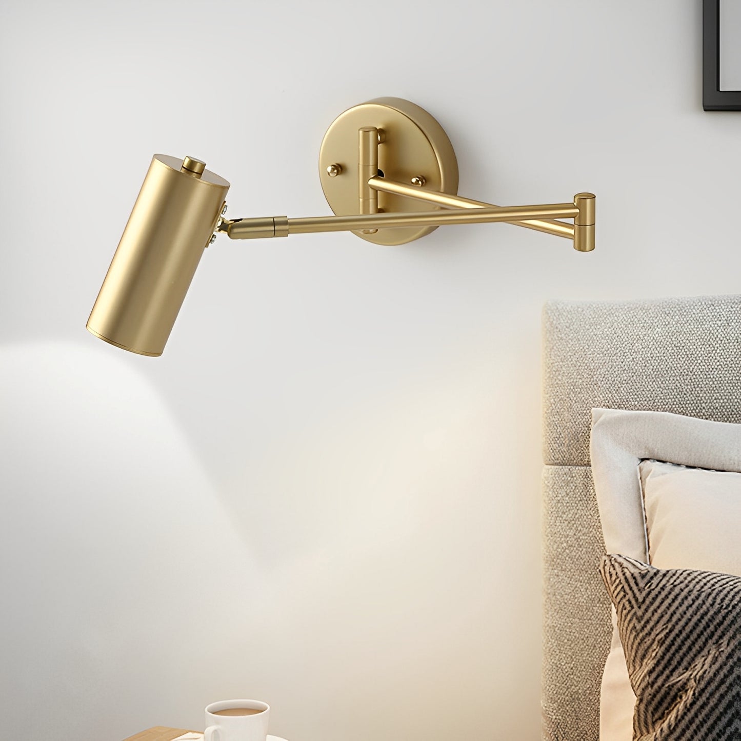 Tilda – Moderne Wandlampe mit Schwenkarm