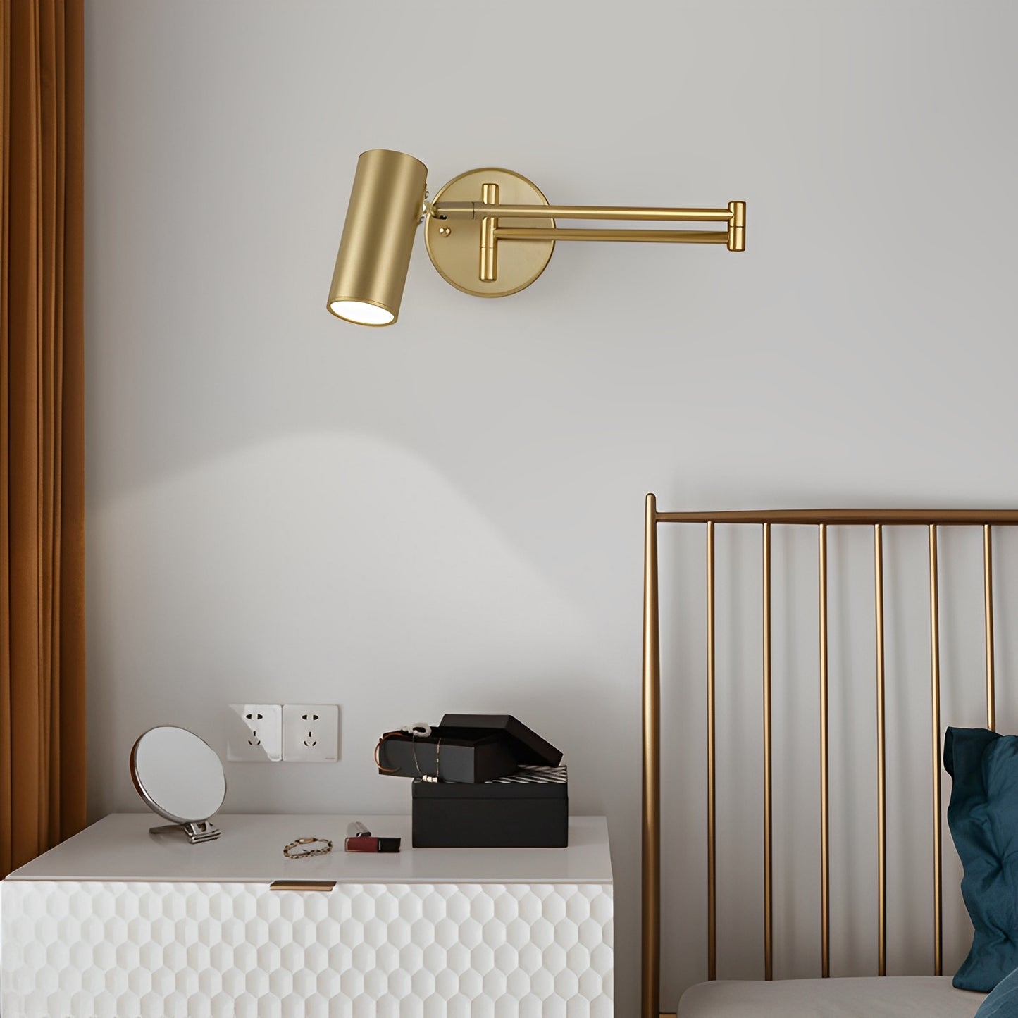 Tilda – Moderne Wandlampe mit Schwenkarm
