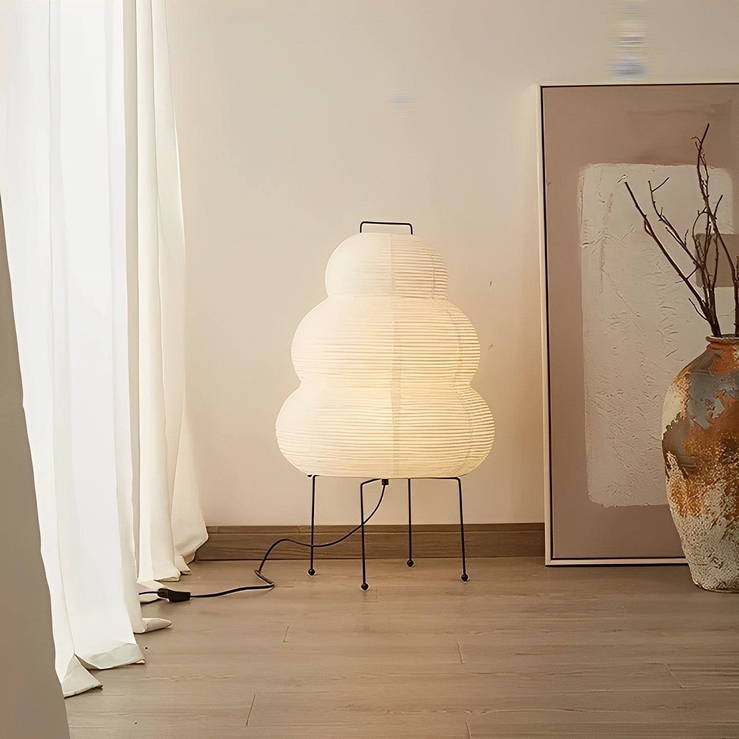 Emilia – Minimalistische Stehleuchte