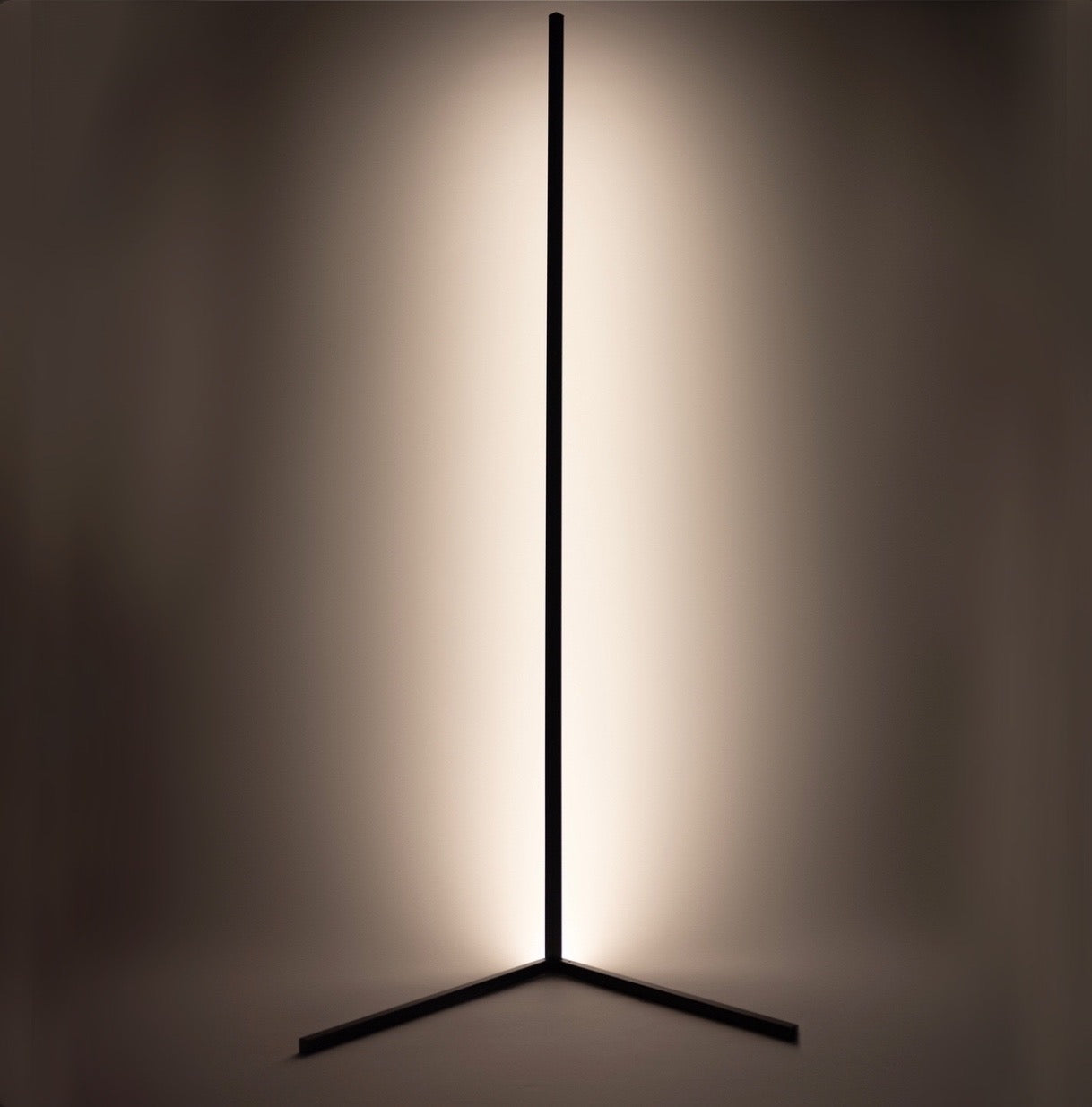 Moderne LED-Eck-Stehleuchte