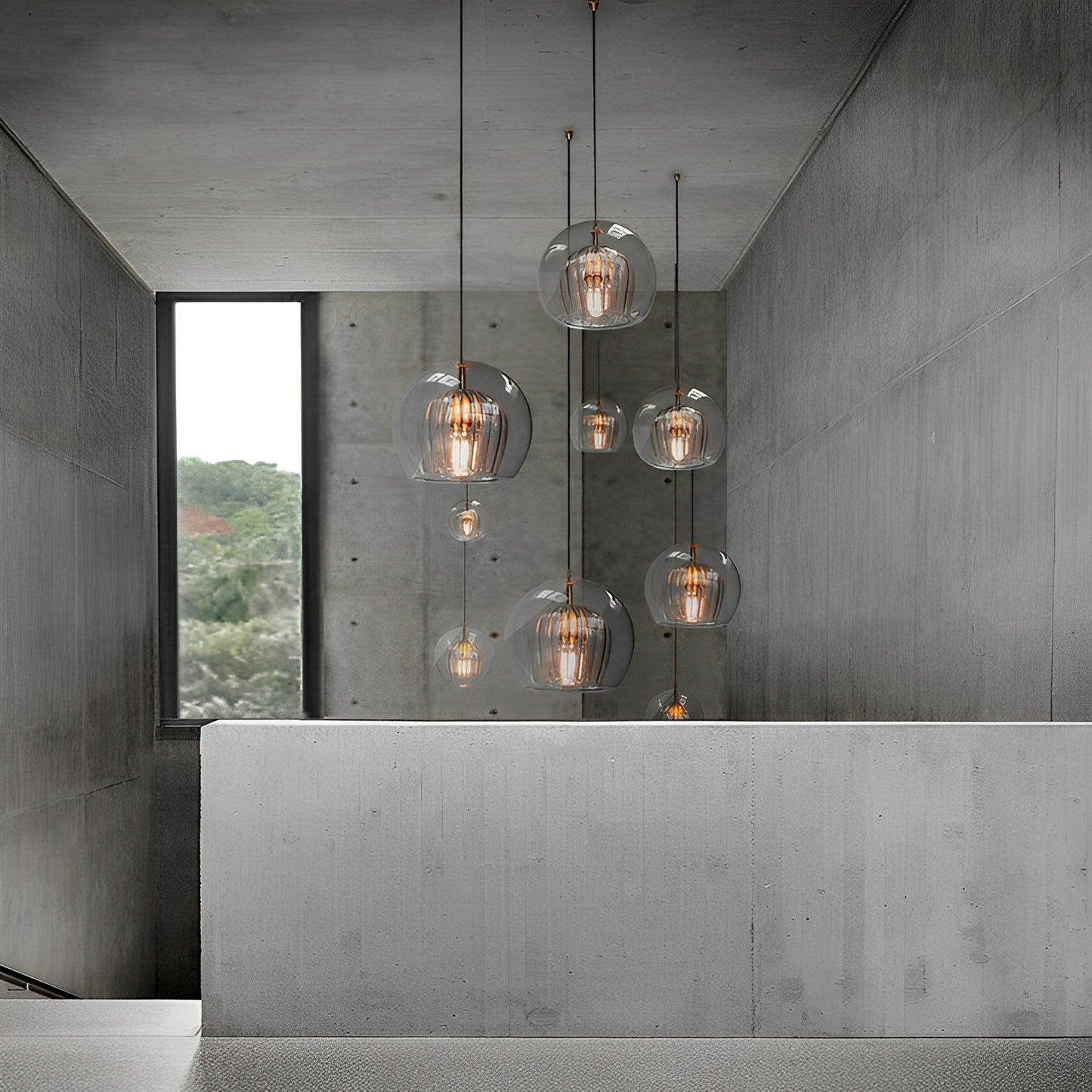 Faye – Moderne Treppenhaus-Pendelleuchte aus Glas