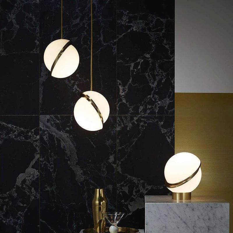 Sorella – Goldene Pendelleuchte mit Eleganz