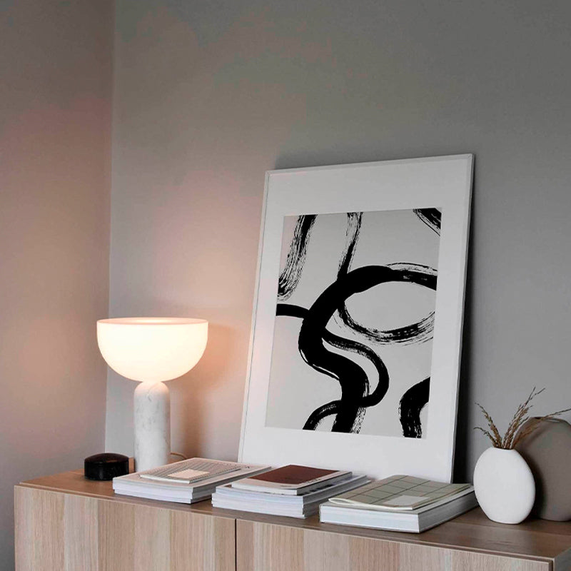 Raja – Edle Tischlampe mit Marmorfuß und elegantem Design