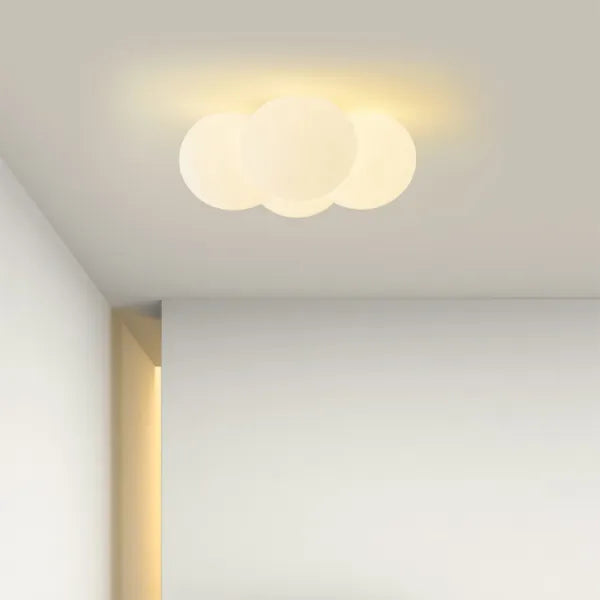 Wolkenlicht – Schwebende Deckenleuchte im Cloud-Design