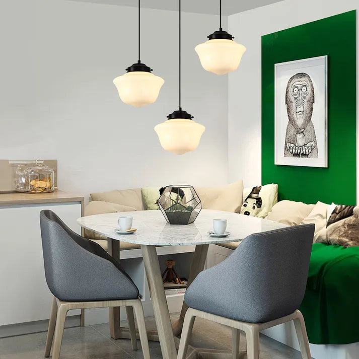 Liv – Alte weiße Glaslampe mit geometrischem Design