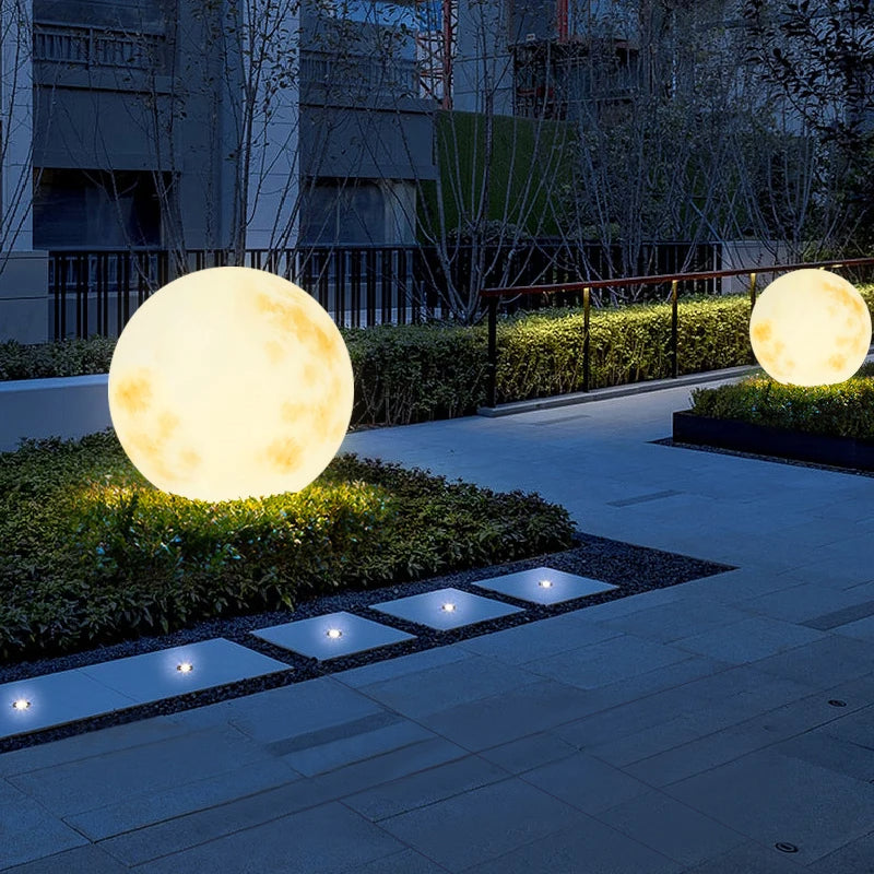 MondlichtZauber – LED-Außenleuchte in mondähnlichem Design