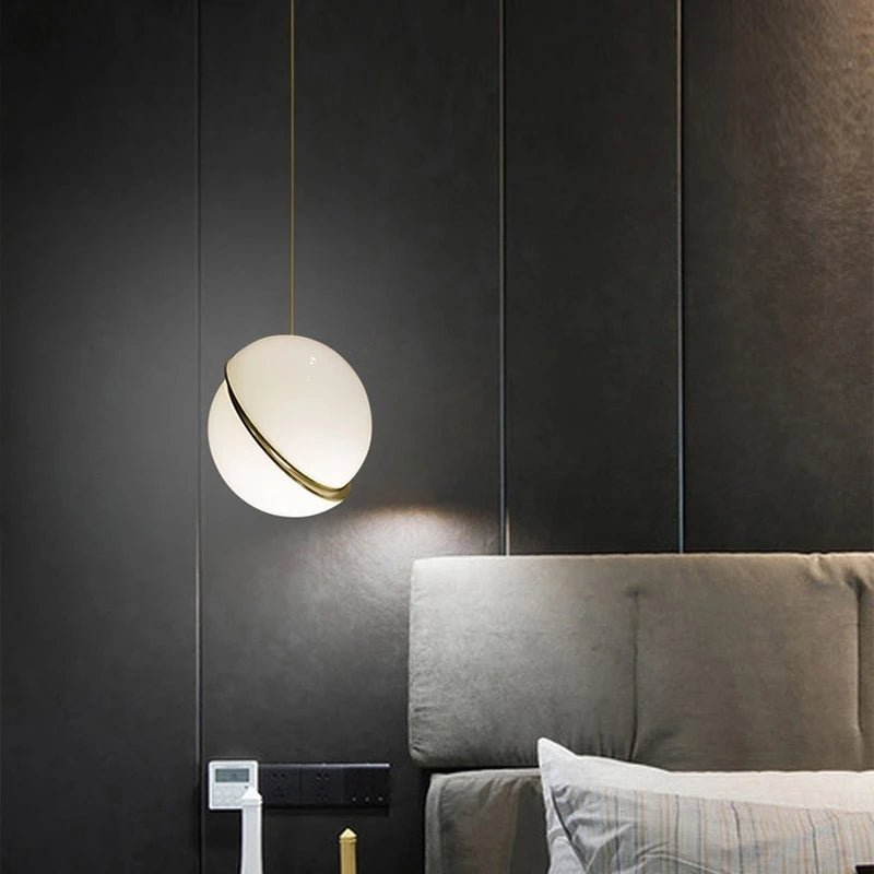 Sorella – Goldene Pendelleuchte mit Eleganz