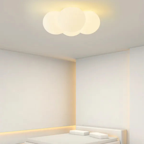 Wolkenlicht – Schwebende Deckenleuchte im Cloud-Design