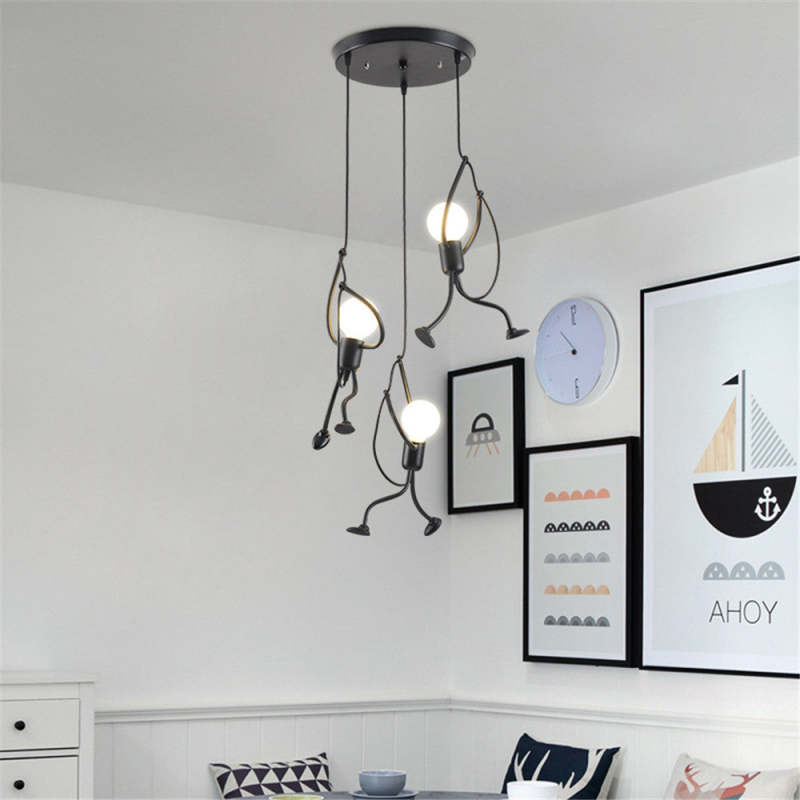 RoboRust – Robuste Retro-Lampe im Eisenmann-Design