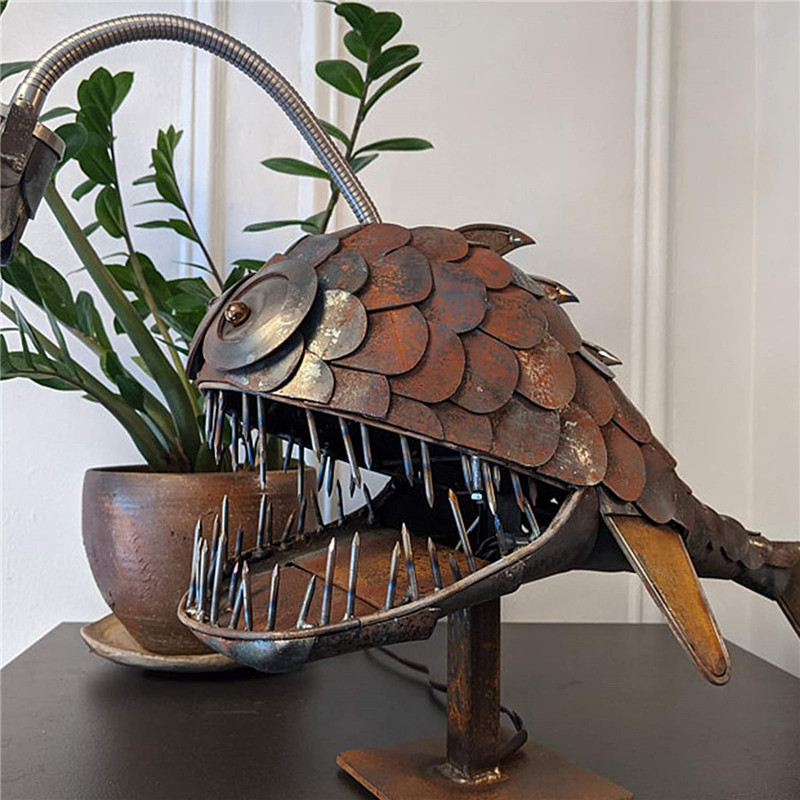 Fischlicht – Leuchte im Anglerfisch-Design