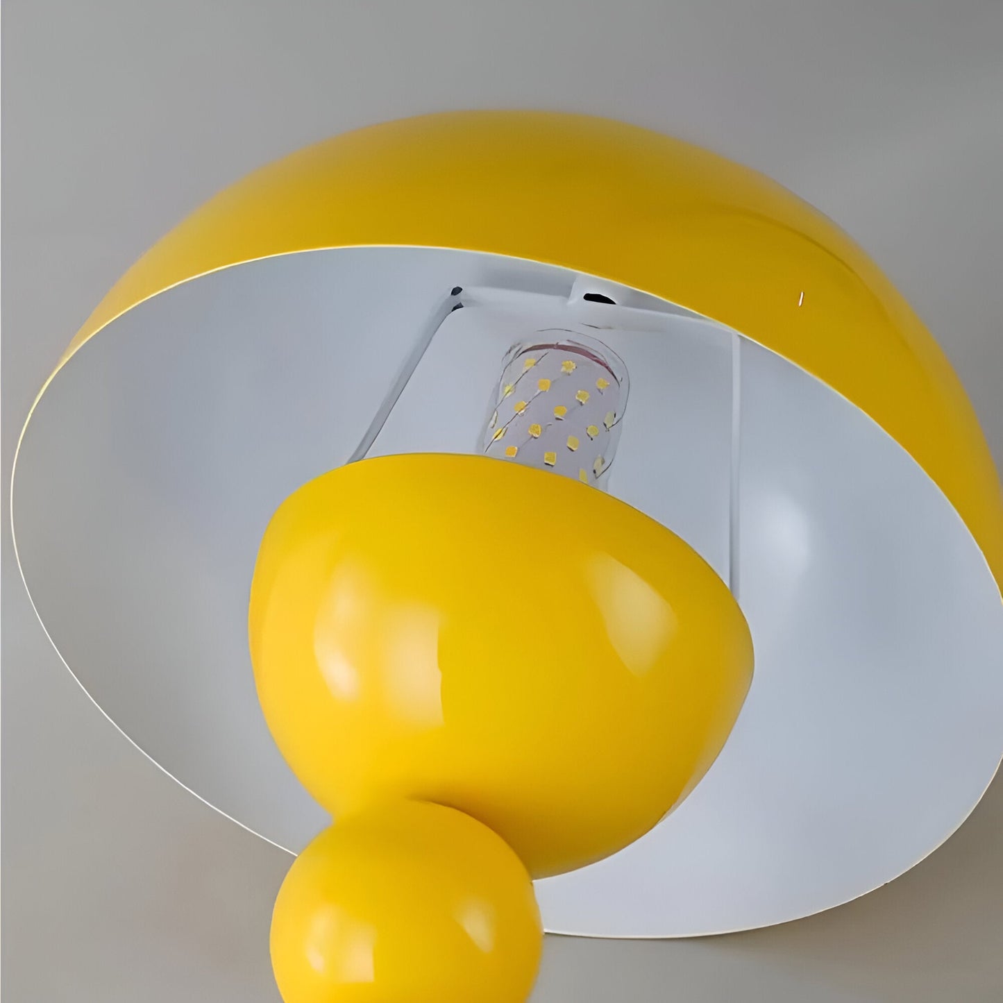 Kris – Kreative Knospen-Tischlampe