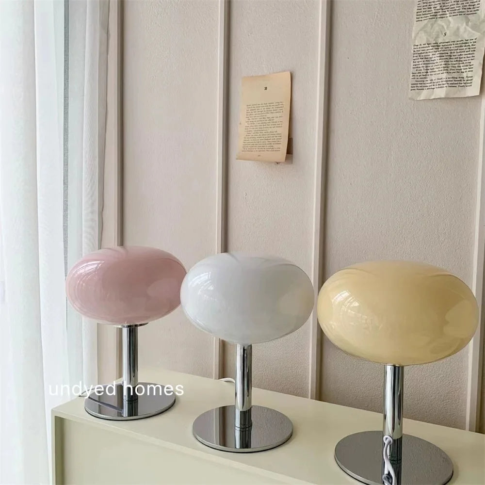 RetroPop – Farbige Tischlampe im Bauhaus-Design mit Kunst-Charakter