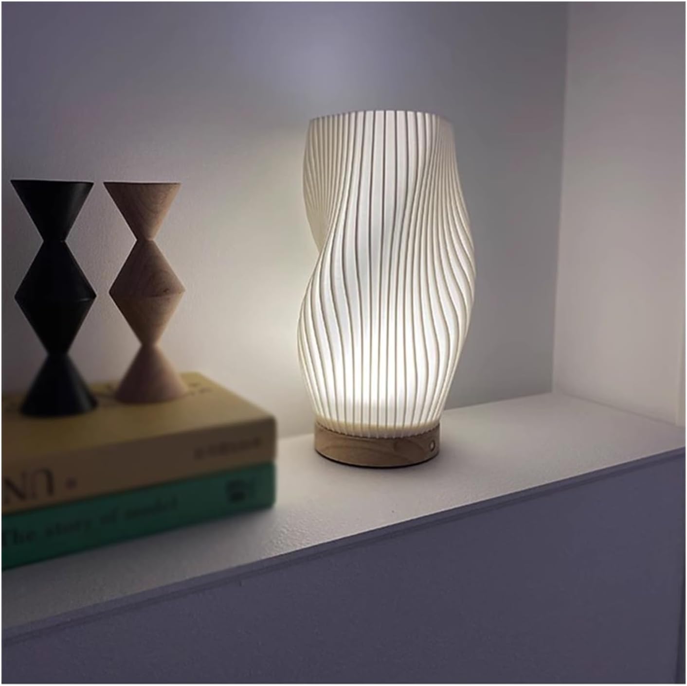 Nerea – Moderne Wavecrest Tischlampe