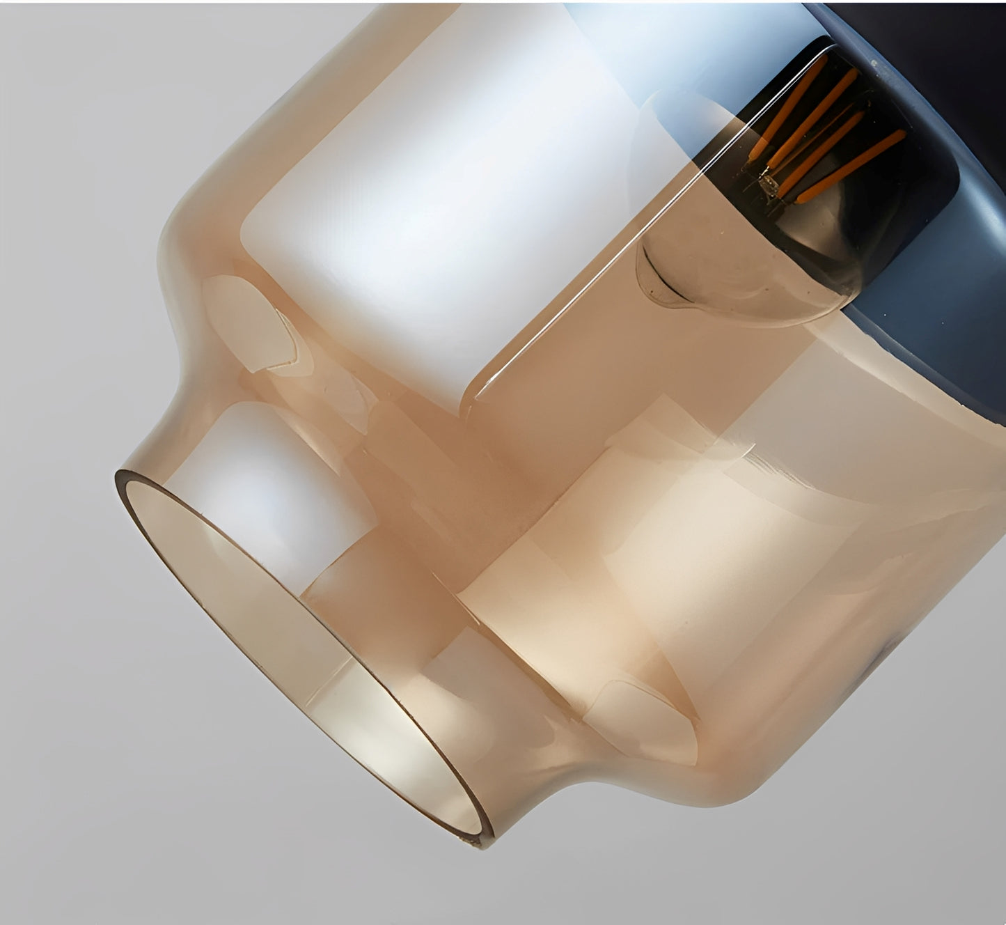 Amira – Industrieller Glas-Kronleuchter