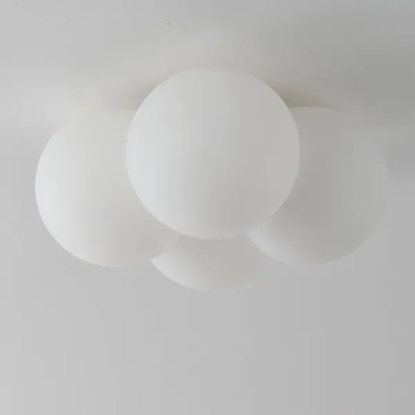 Wolkenlicht – Schwebende Deckenleuchte im Cloud-Design