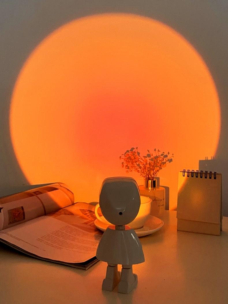 SpaceShine – Astronauten-Tischlampe mit Sonnenuntergangslicht