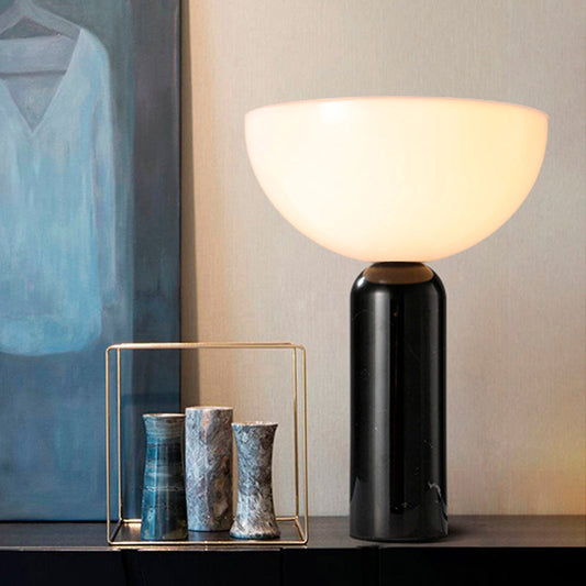 Raja – Edle Tischlampe mit Marmorfuß und elegantem Design