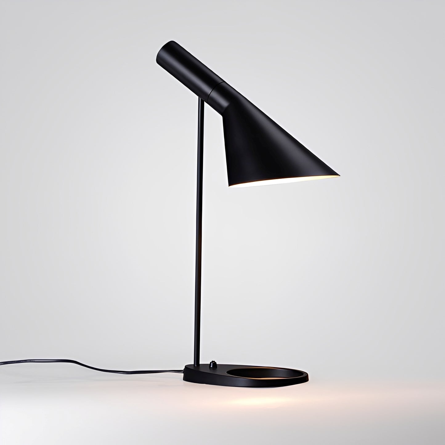 Elvara – Schlichte Nordische LED-Tischlampe