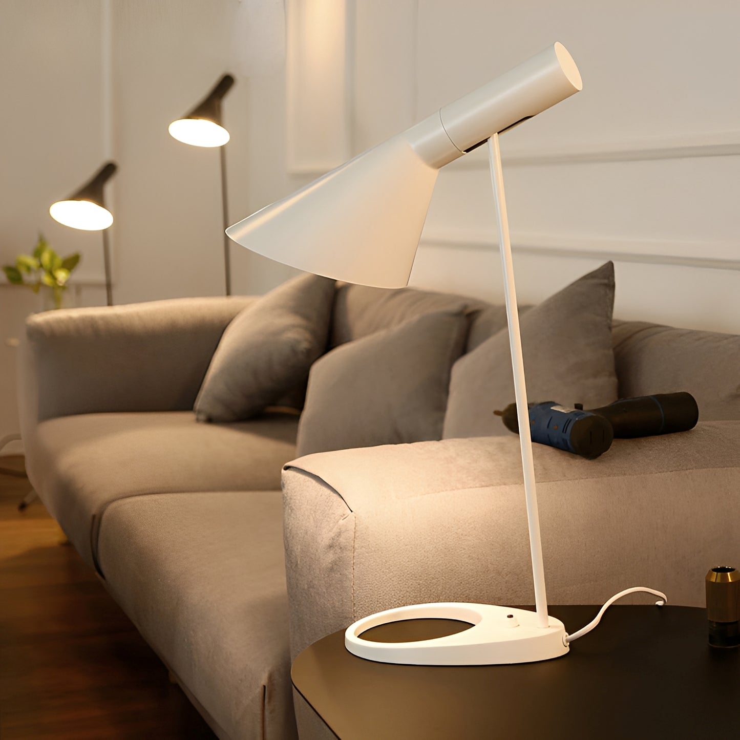 Elvara – Schlichte Nordische LED-Tischlampe