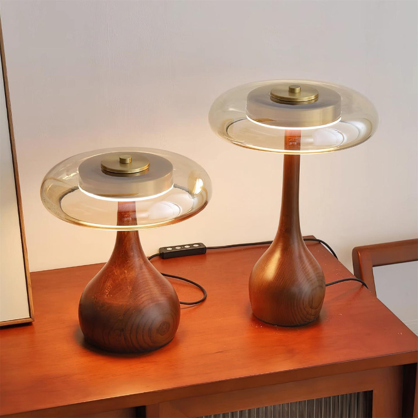 Andi – Glas-Tischlampe