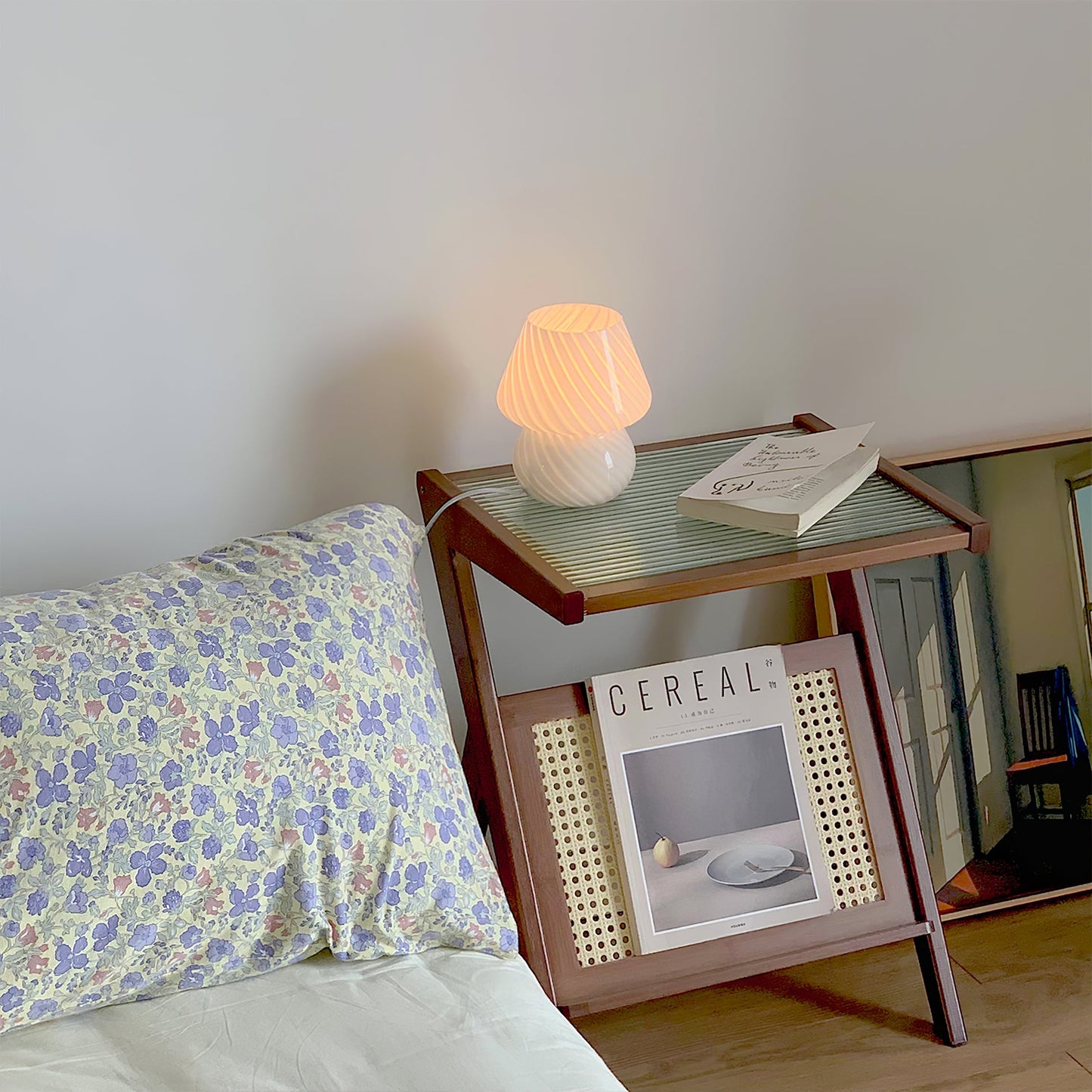 Ansel – Glas-Tischlampe