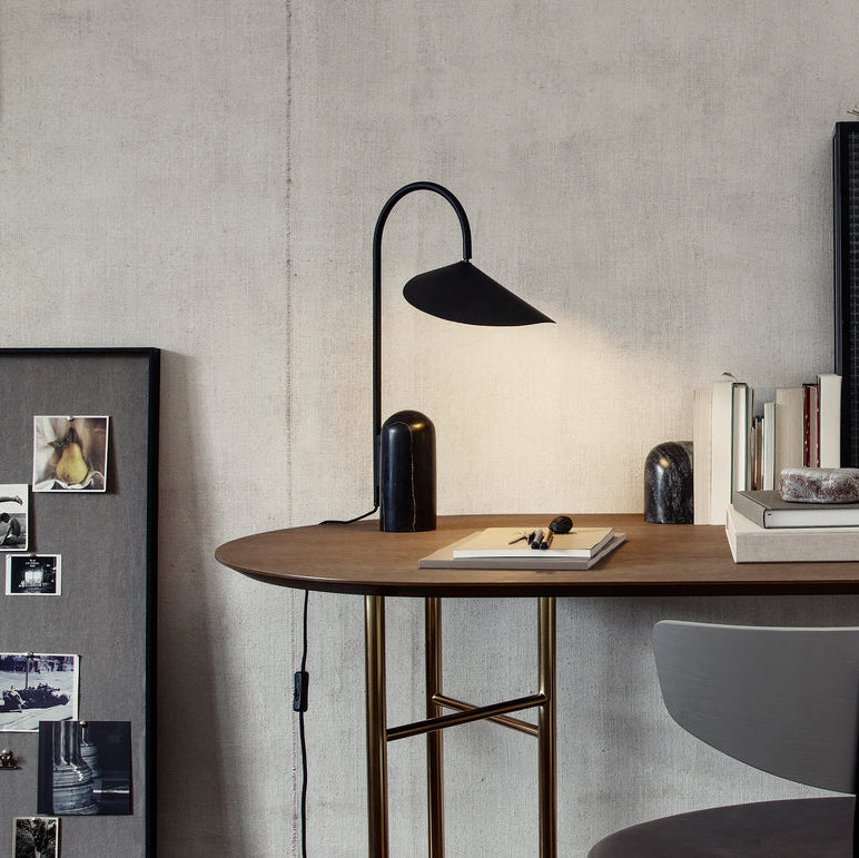 Mono – Europäische Tischlampe