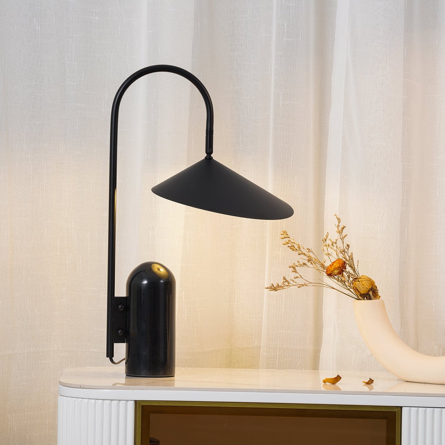Mono – Europäische Tischlampe