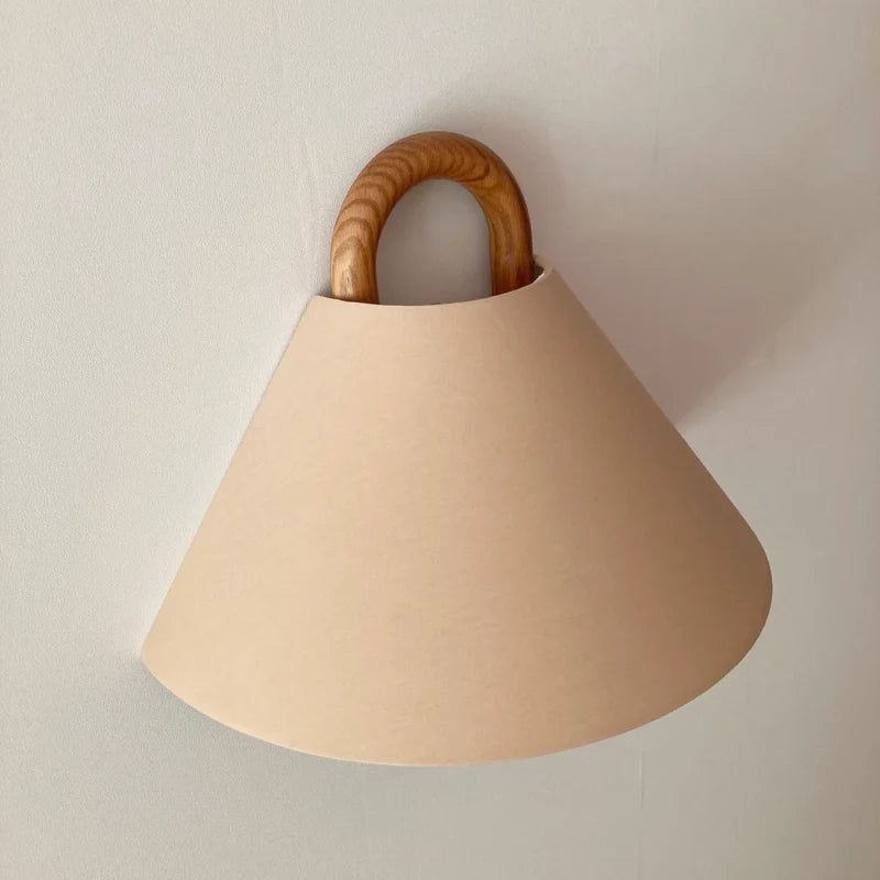 Alina – Wandlampe aus Buchenholz