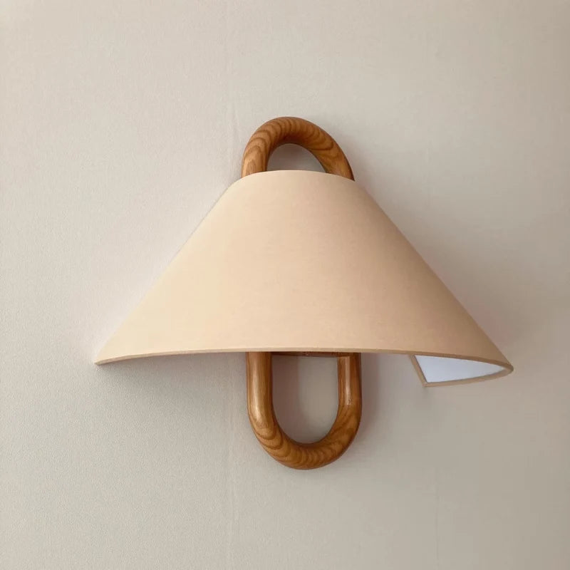 Alina – Wandlampe aus Buchenholz