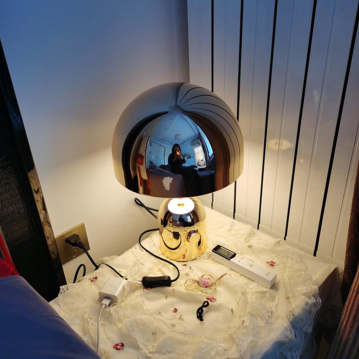 Bella – Elegante Tischlampe mit klassischem Charme und warmem Licht