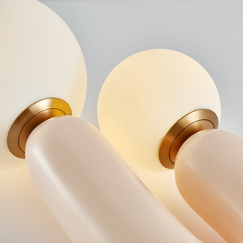 Lysa – Nordische LED-Tischlampe