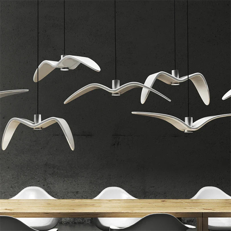 Moderner LED-Kronleuchter im Möwen-Stil