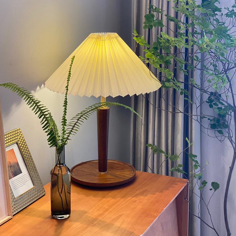 Sayuri – Retro Nachttischlampe aus Walnussholz
