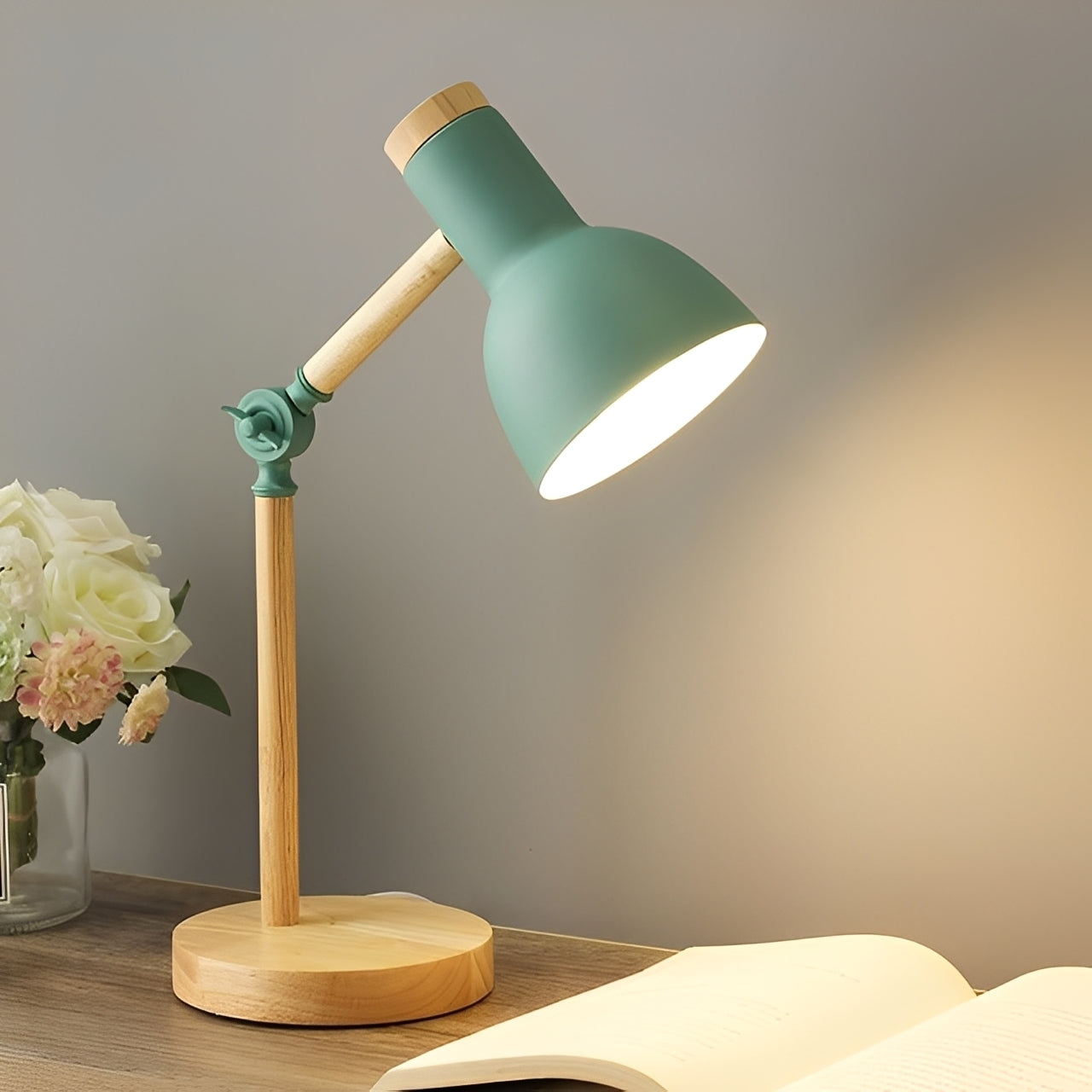 Varya – Skandinavische LED-Nachttischlampe
