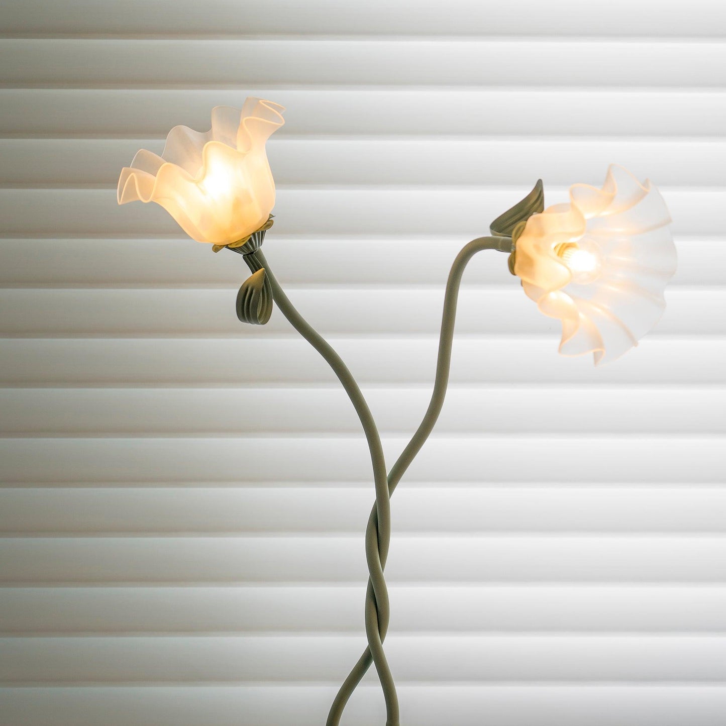 Elska – Calla Blumen Stehleuchte