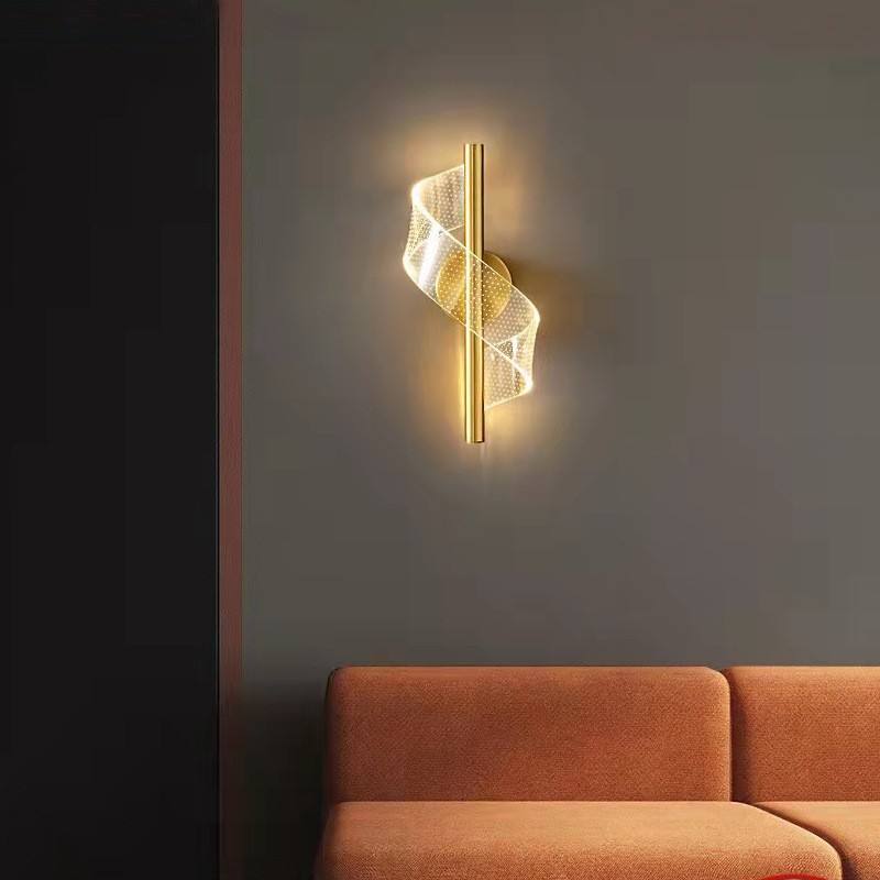 KristalWall – Wandlampe mit glamourösem Glaskronen-Design