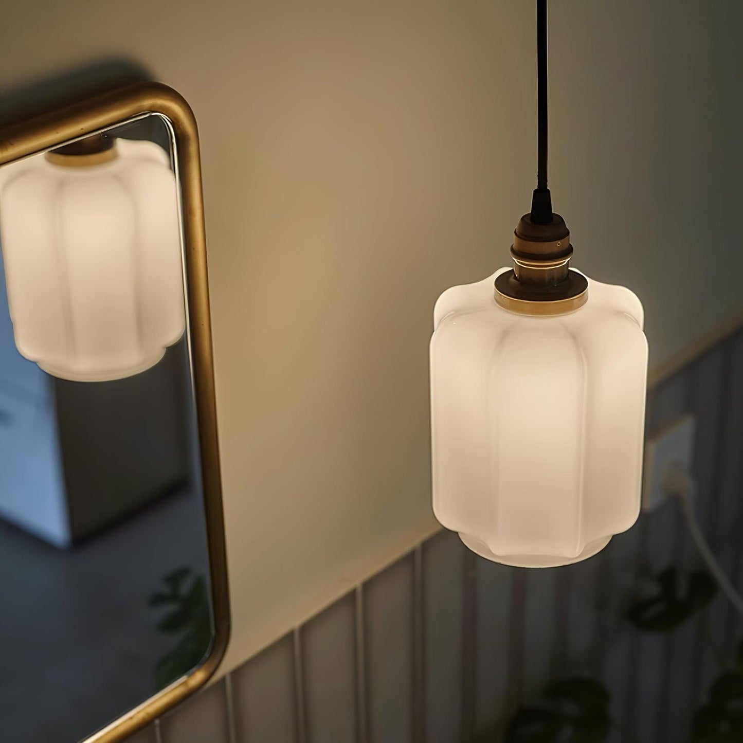 Henrika – Pendelleuchte im leichten Luxus-Design